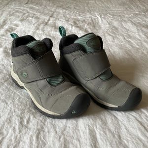 Kids Keen waterproof ankle high boots